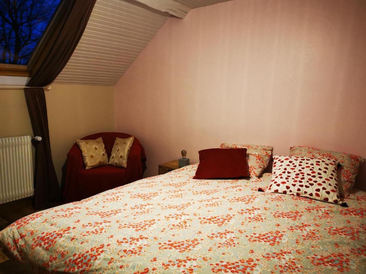 לינה וארוחת בוקר Bersaillin Domaine De L'Esperance, Chambre Rose מראה חיצוני תמונה