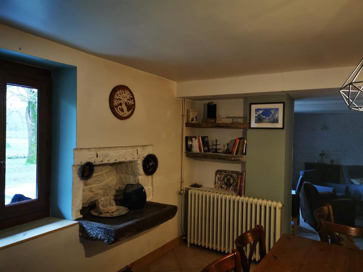 לינה וארוחת בוקר Bersaillin Domaine De L'Esperance, Chambre Rose מראה חיצוני תמונה